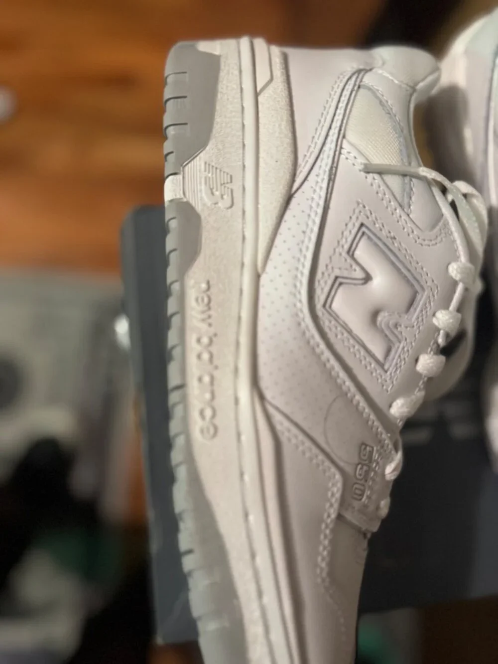 New Balance 550 Mens 8 NWT in box
